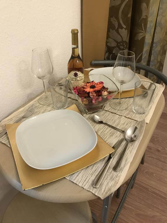 Goldcentral - Stylish - Wine Tasting Access Апартаменти *