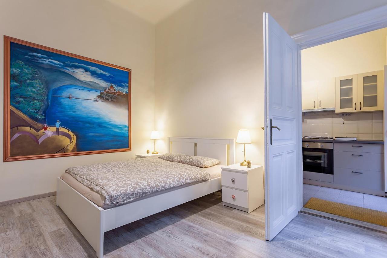 Goldcentral Apartament