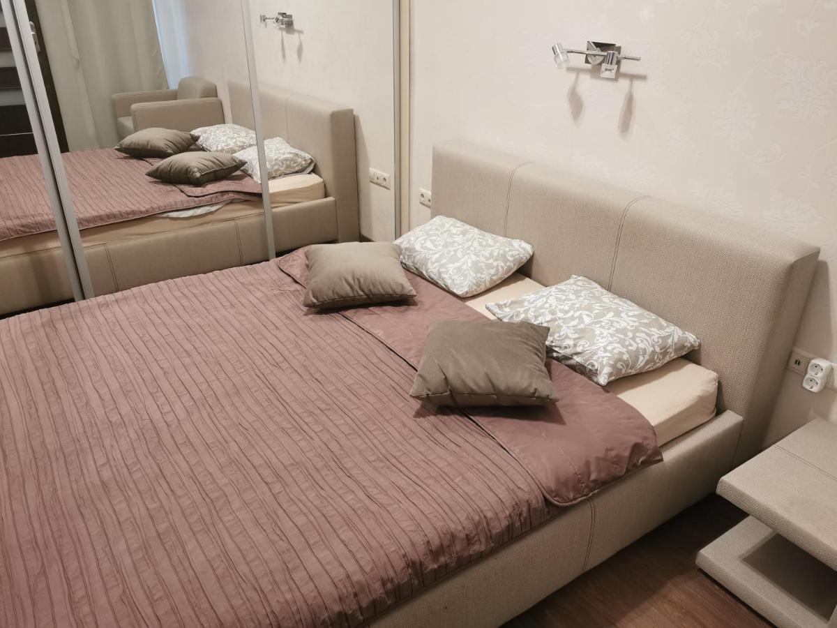 Goldcentral Apartament *