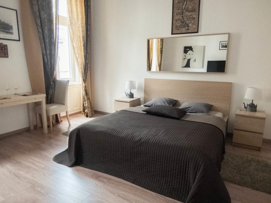 Goldcentral Apartament